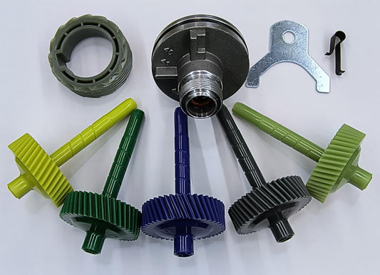 LA Speedometer Gear 700r4 and BOP TH350 retainer, clip, 41-45 tooth driven gears, 15 tooth drive gear, and 2" housing