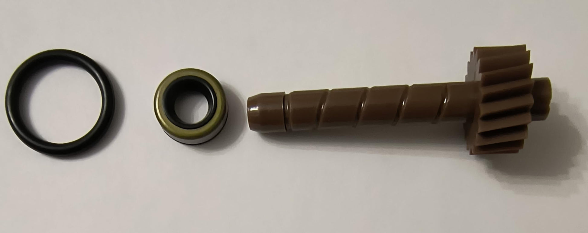 La Speedometer Gear 18 Tooth Speedometer Gear Plus o'ring and stem Seal Compatible with Chevy