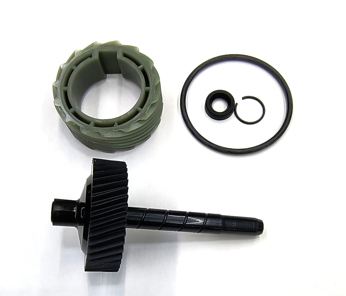 La Speedometer Gear 1362048 40 Tooth Speedometer Driven Gear and 8642620 15 Tooth Drive Gear Plus o-Ring, stem Seal and Seal Retainer.